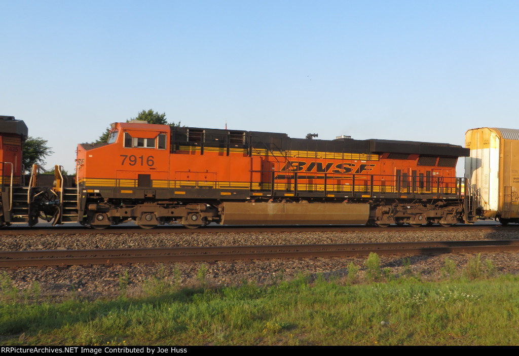 BNSF 7916